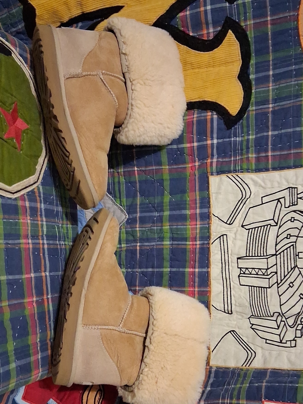 UGG Australia Tan Suede Classic Short Boots Shearling Sheepskin Cuff F10010F Sz7